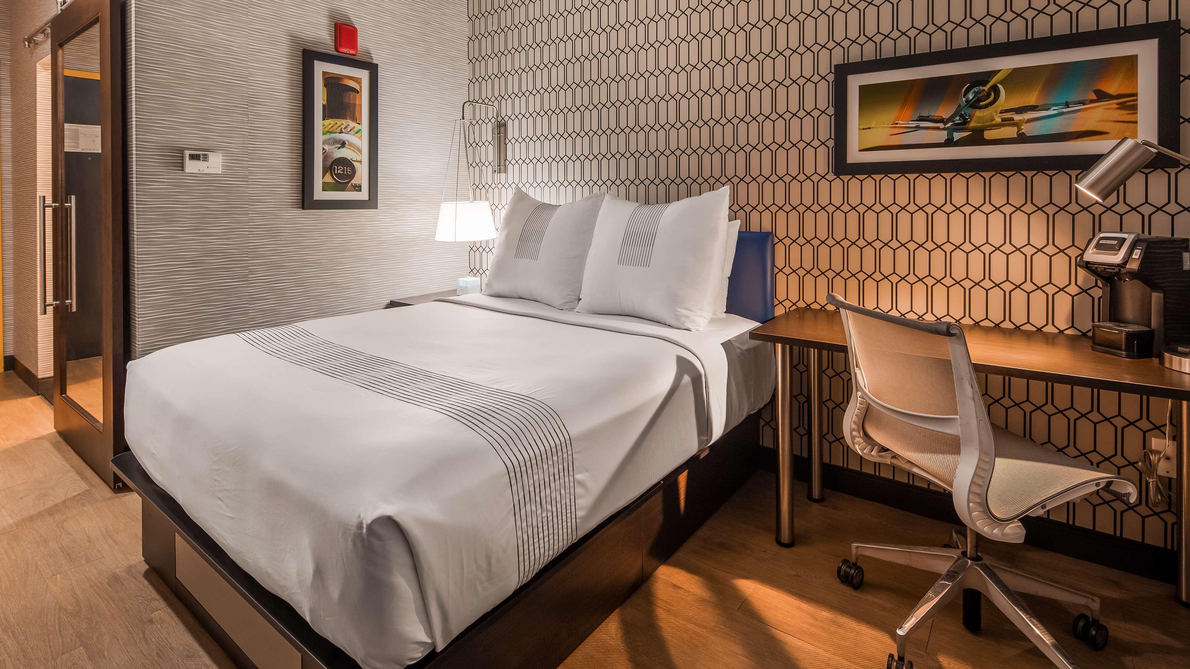 Glo Best Western Brooklyn Nyc New York Exterior foto