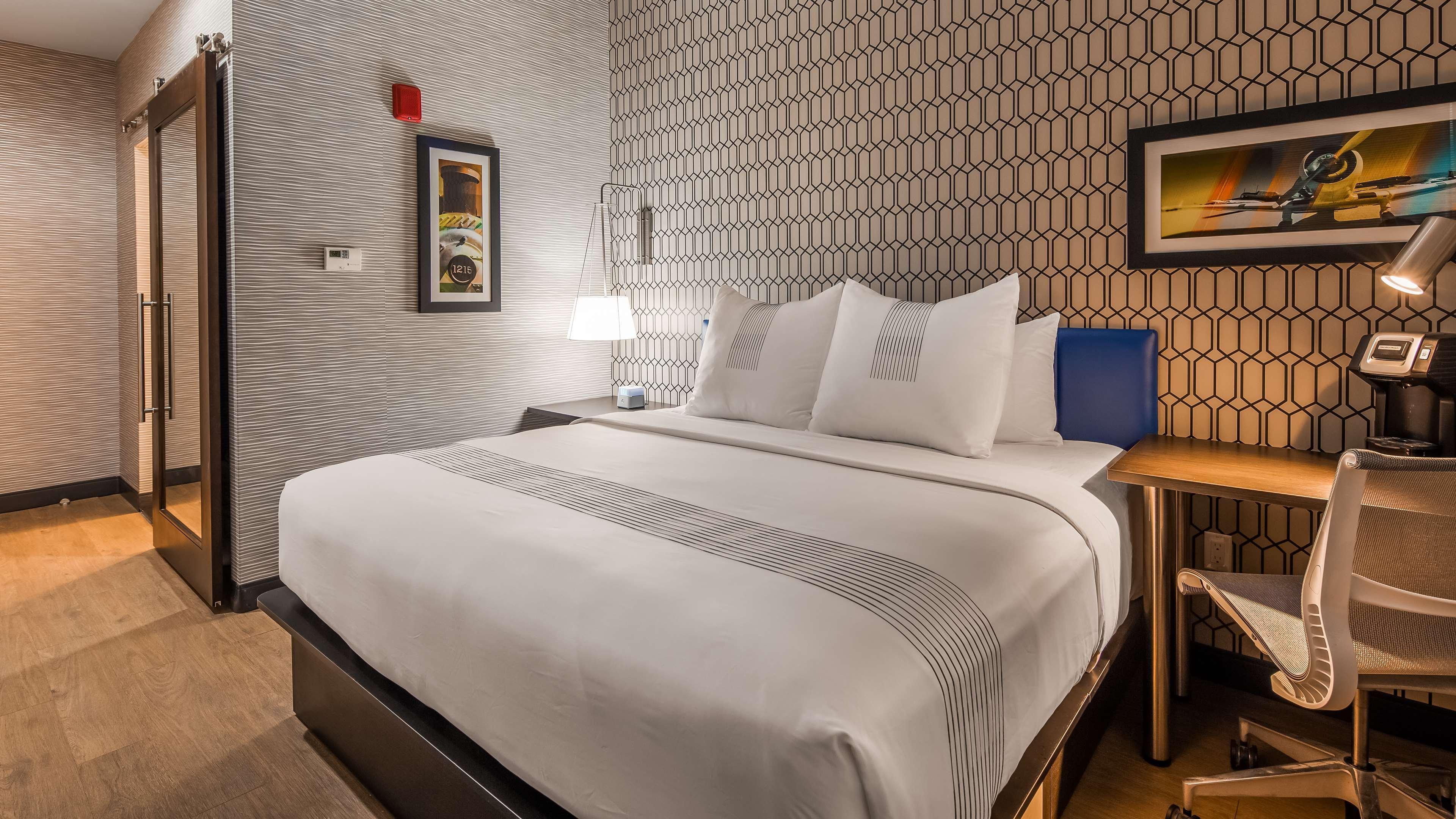 Glo Best Western Brooklyn Nyc New York Exterior foto